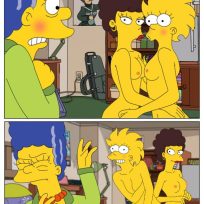 Marge and Lisa Simpsons go Lesbian